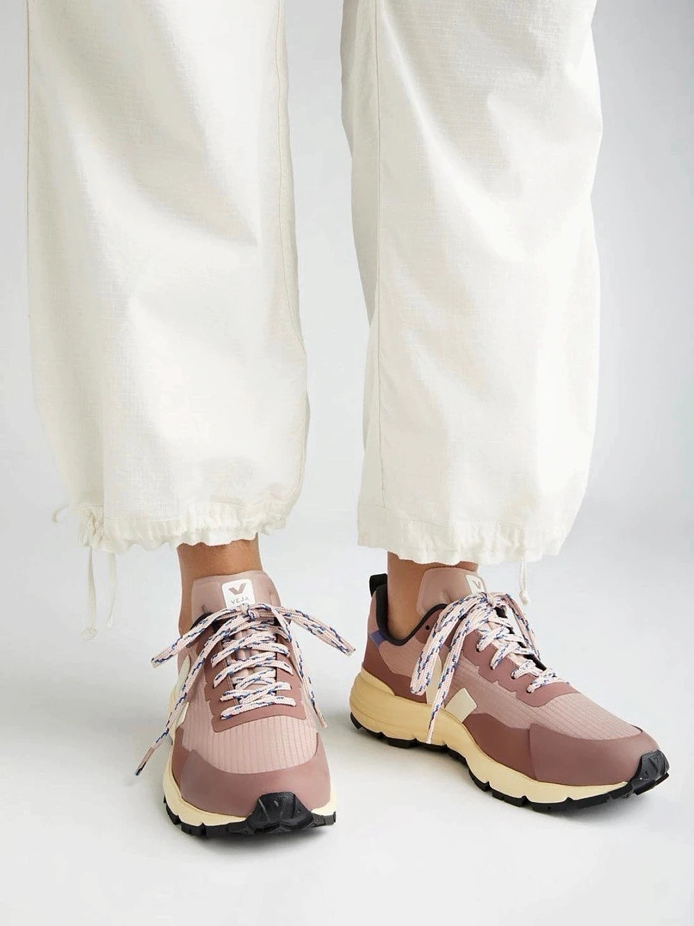 NWT. Veja Women’s Dekkan Ripstop Sneakers, Babe Pierre, Size US 6 / EUR 37